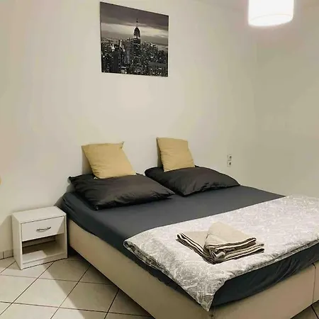 Apartment Schone Helle Mit Balkon Und Kuche Essen